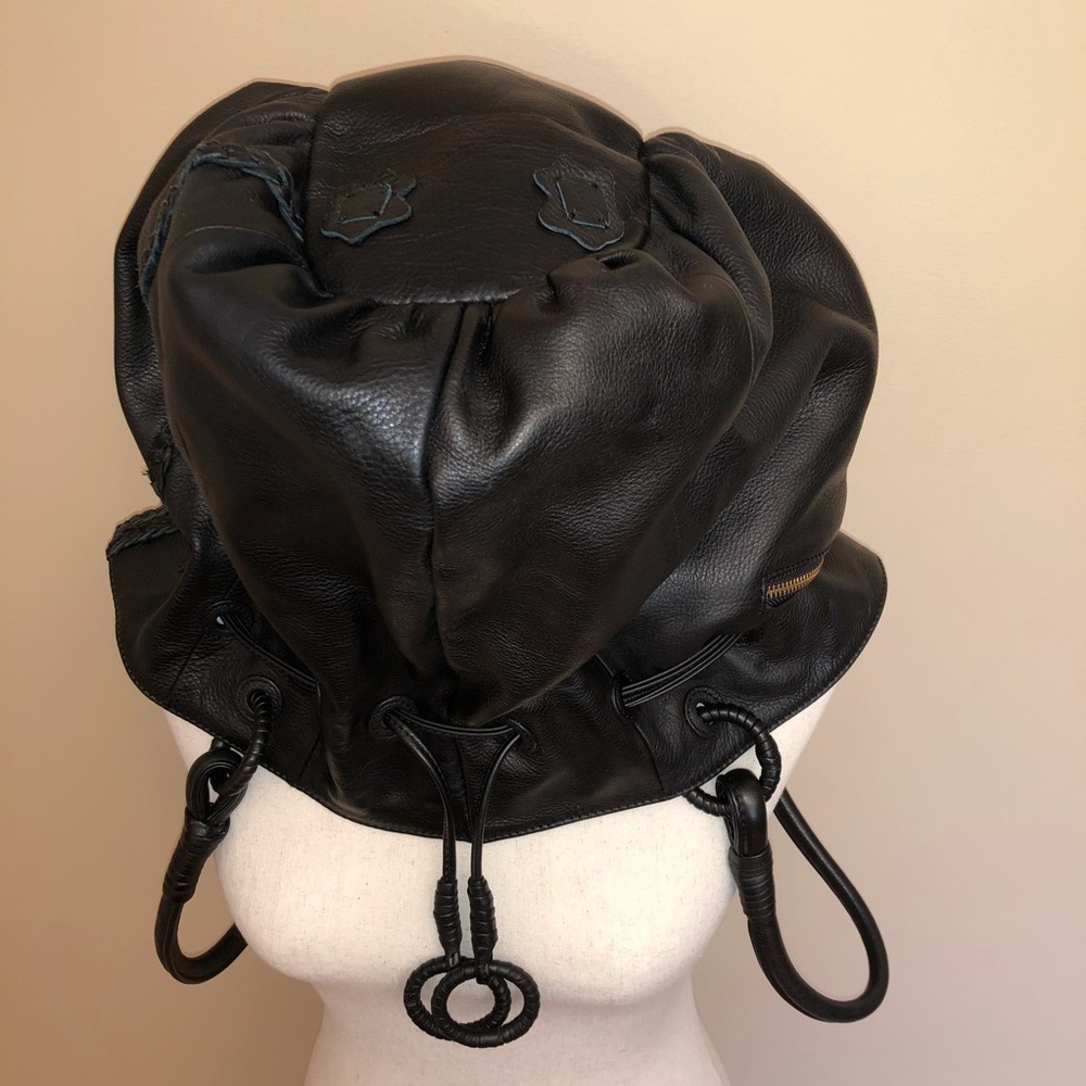Fiore by Isabella Fiore Black Leather Braid Tote - Picture 3 of 15